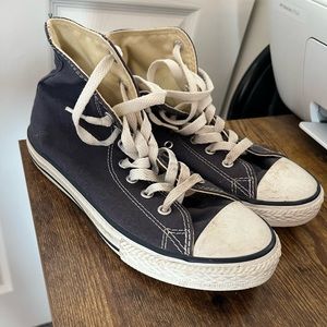 Navy blue converse, Kids 3/Women’s 5.5